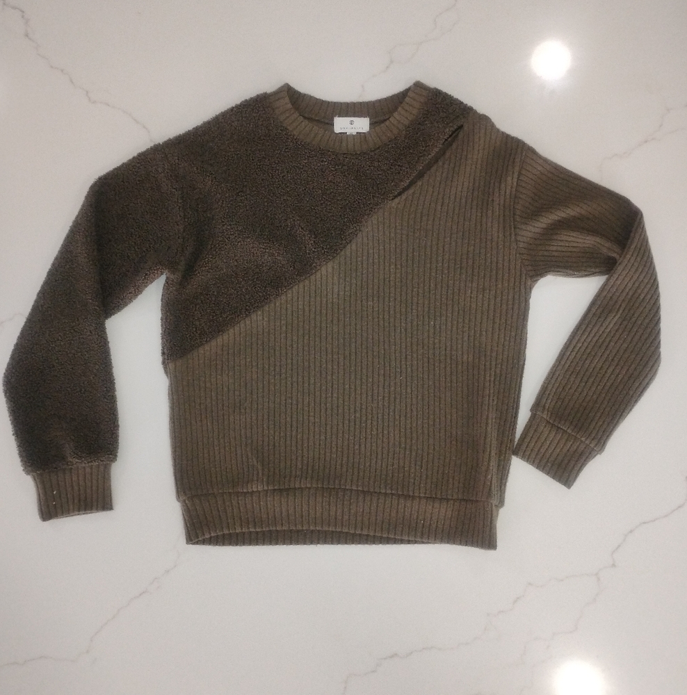 Socialite Mixed Media Sweater Sherpa Cutout Sweater Size M - Picture 1 of 6